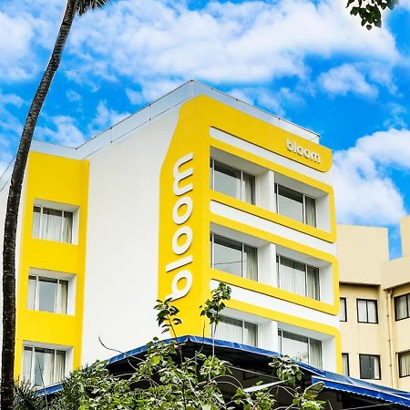 Bloom Hotel - Juhu Mumbai Exterior photo