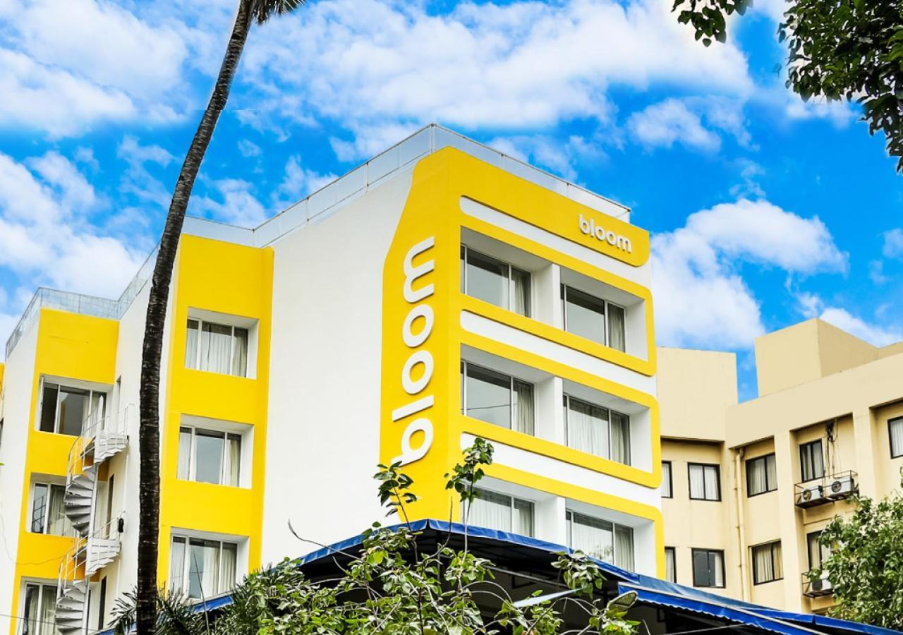Bloom Hotel - Juhu Mumbai Exterior photo