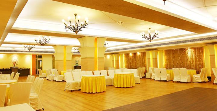Bloom Hotel - Juhu Mumbai Exterior photo