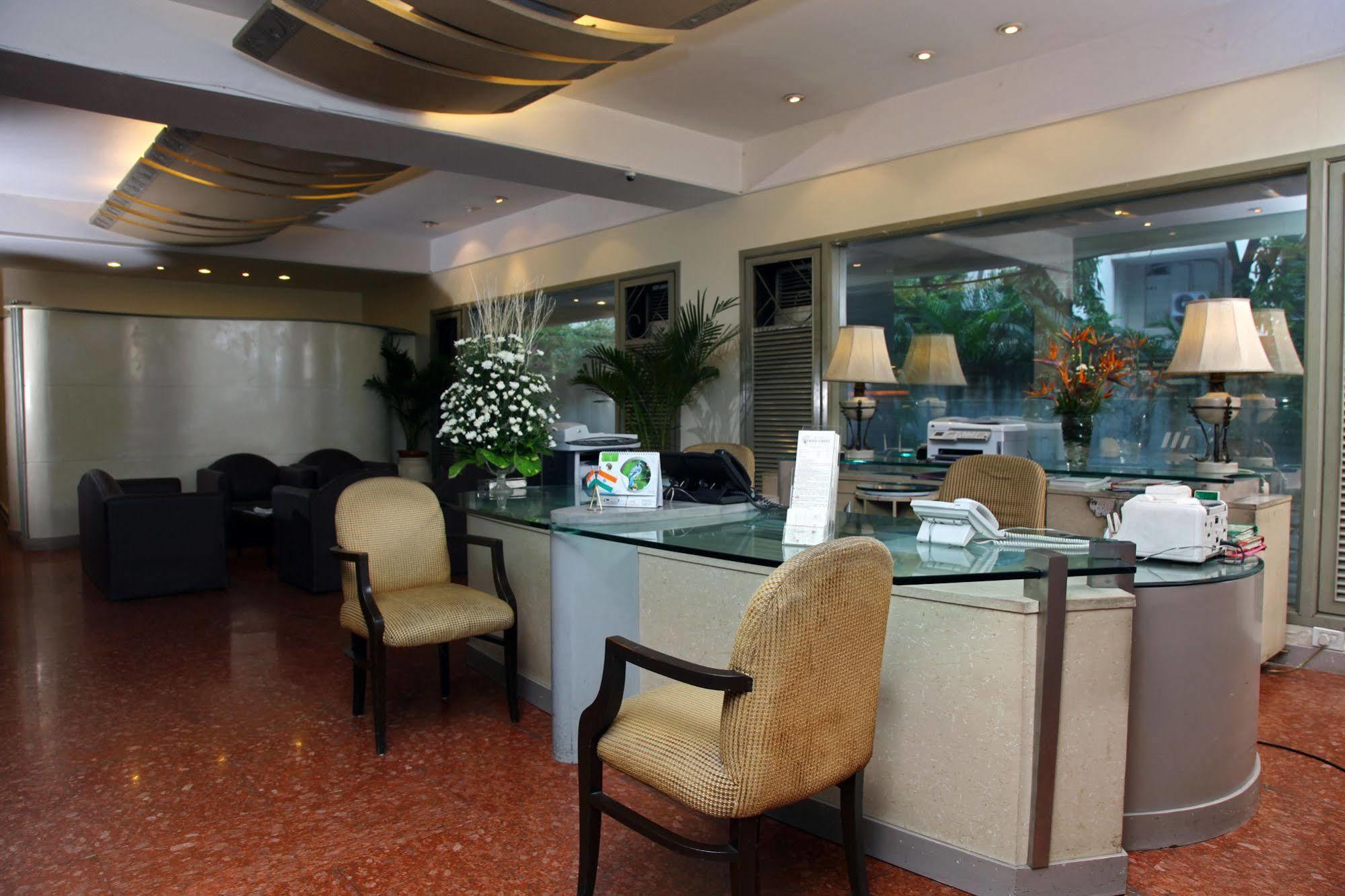 Bloom Hotel - Juhu Mumbai Exterior photo